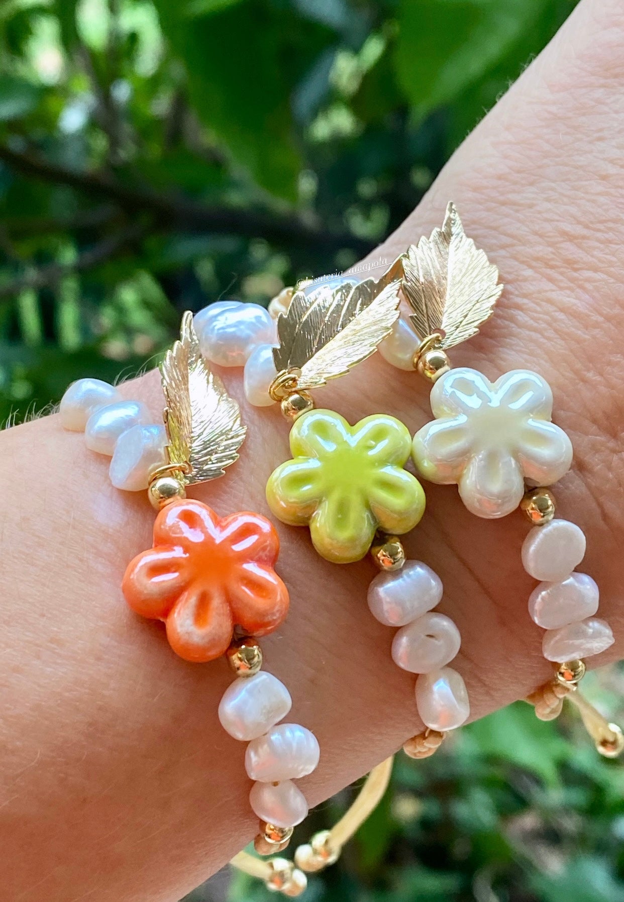 FLORES DE OTOÑO(pulseras de hilo)