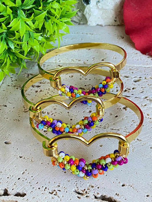 AMOR ES ( Arcoiris de amor bangle )