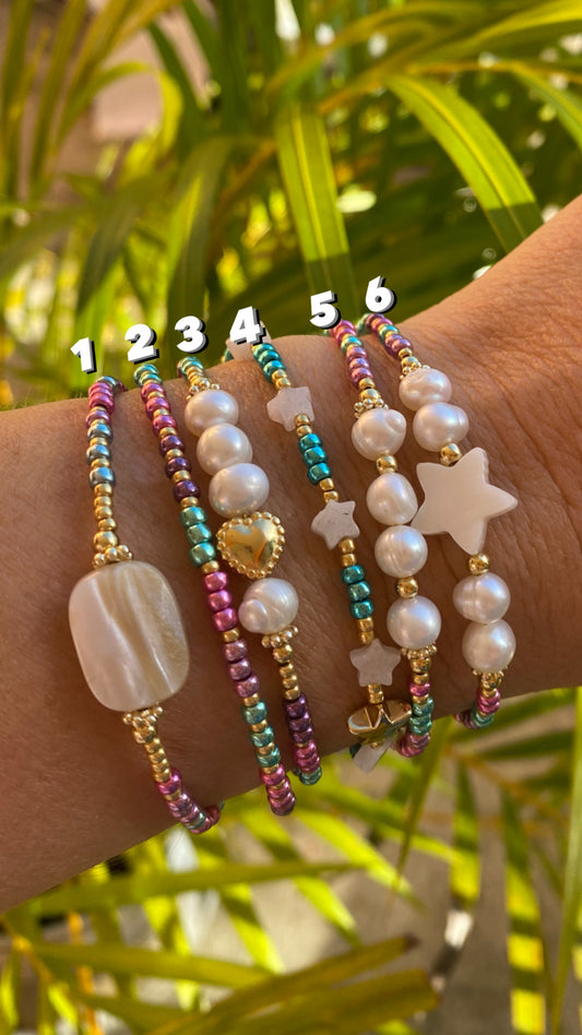 VERANO ENTRE PERLAS Y COLORES (pulseras)
