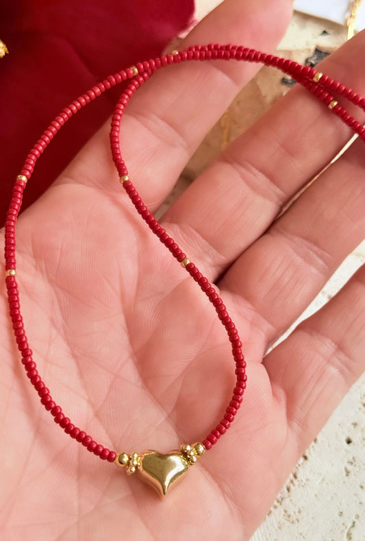 AMOR AMOR (collar rojo )