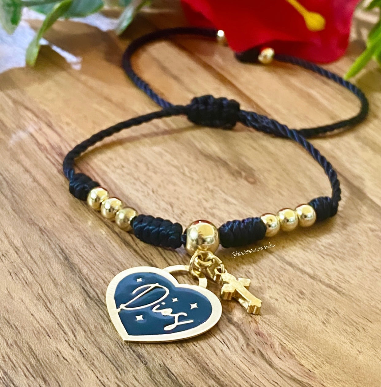 DIOS (pulsera hilo)