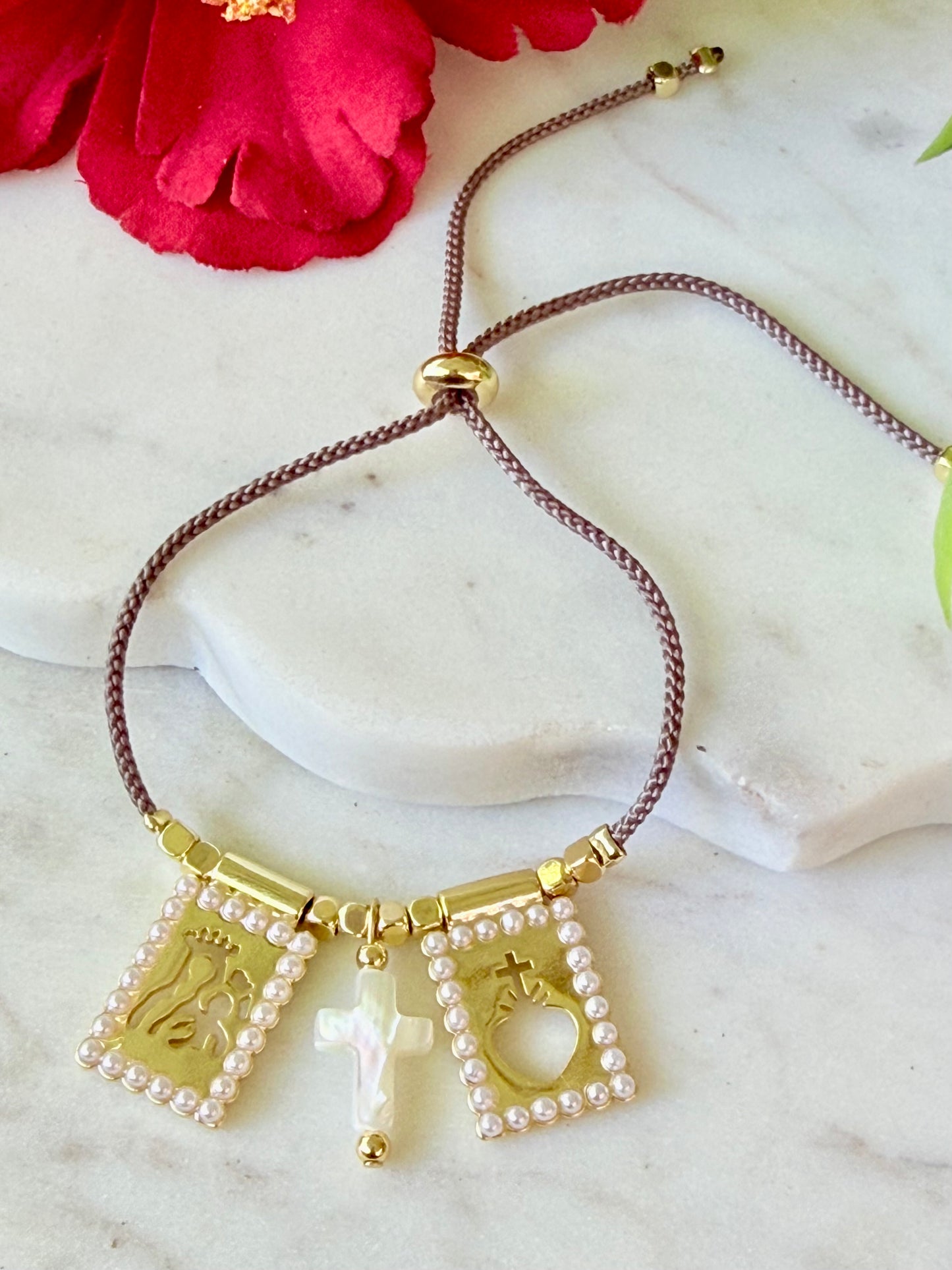 ESCAPULARIO EN HILO (pulsera)